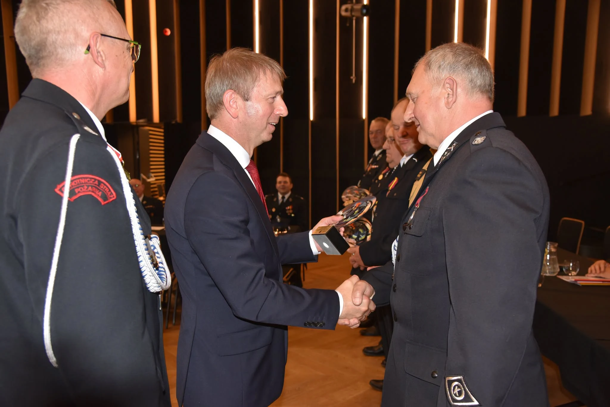 Zjazd OSP w Brusach: nowe władze i odznaczenia dla druhów — zdjęcie 33
