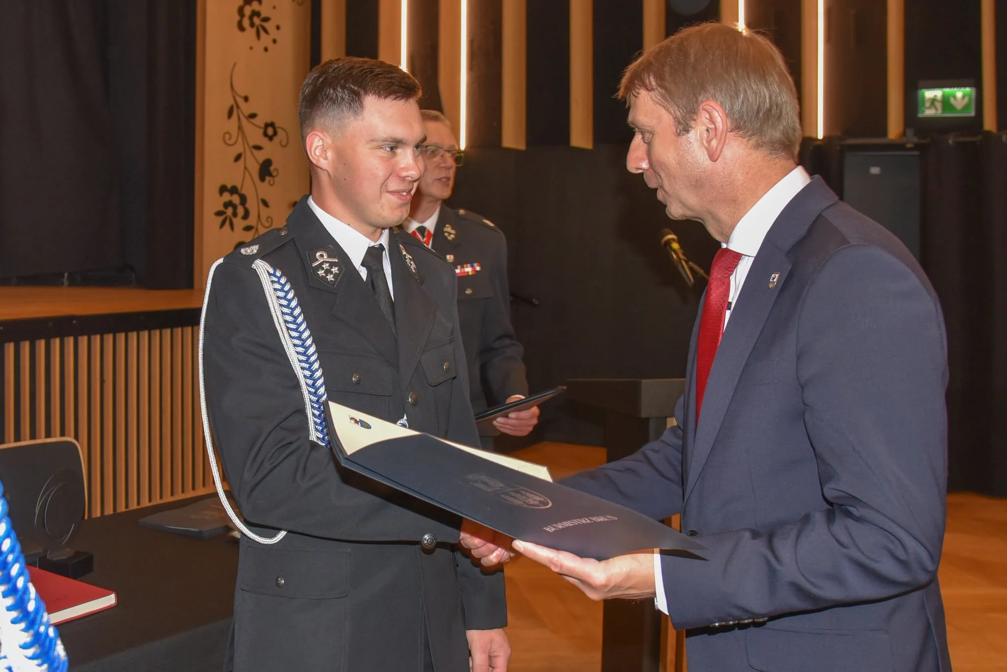 Zjazd OSP w Brusach: nowe władze i odznaczenia dla druhów — zdjęcie 37