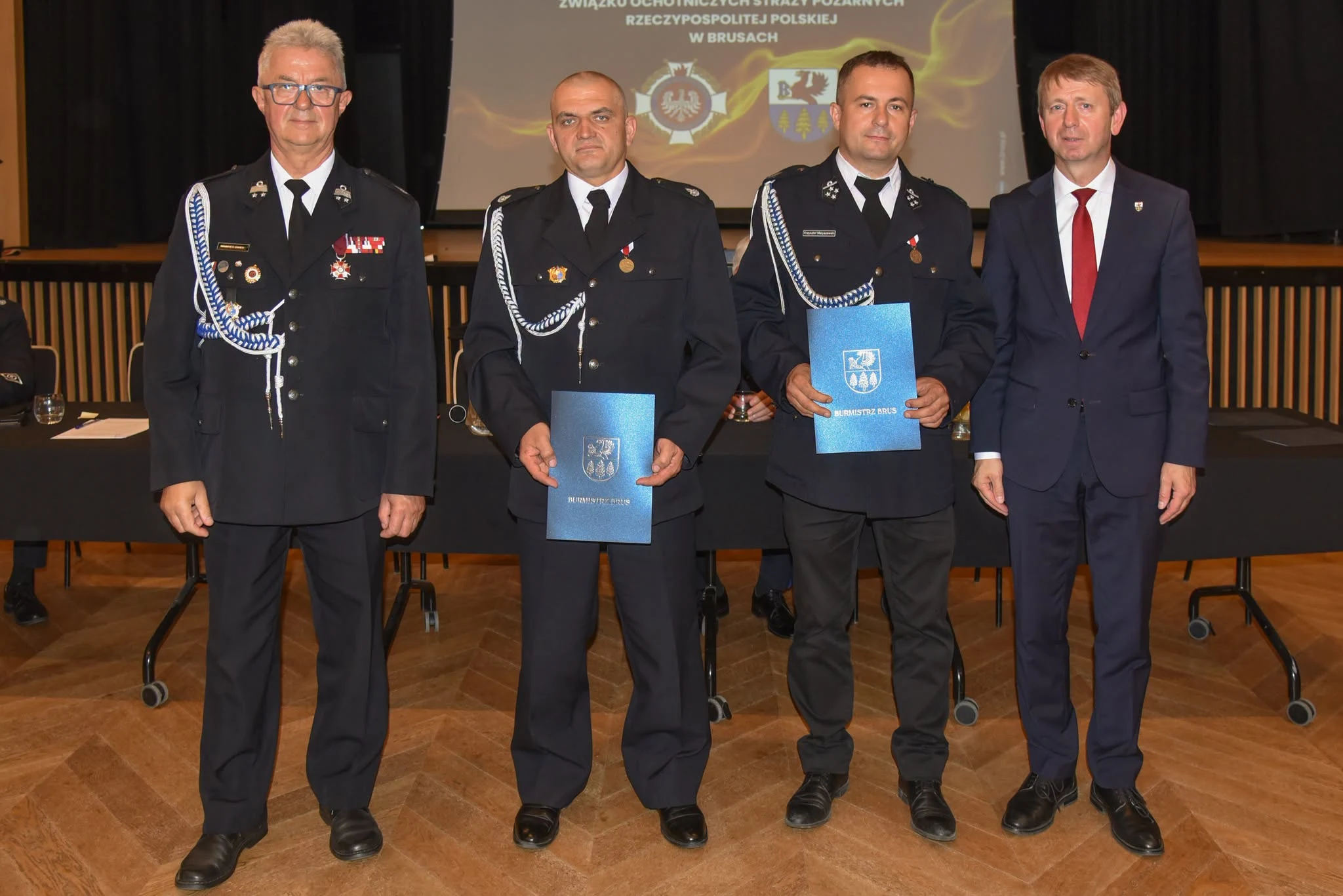 Zjazd OSP w Brusach: nowe władze i odznaczenia dla druhów — zdjęcie 48