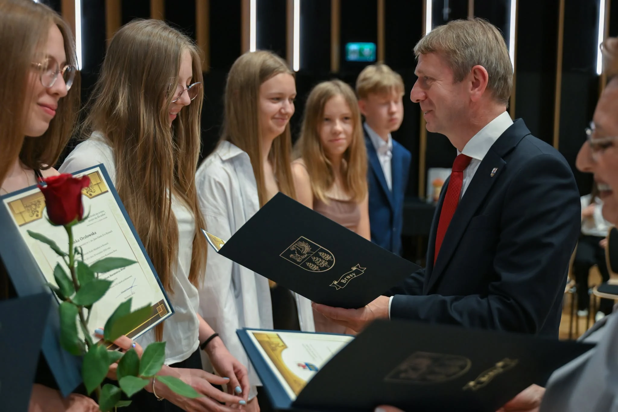 Burmistrz Brus nagrodził 34 najlepszych ósmoklasistów z gminy — zdjęcie 17