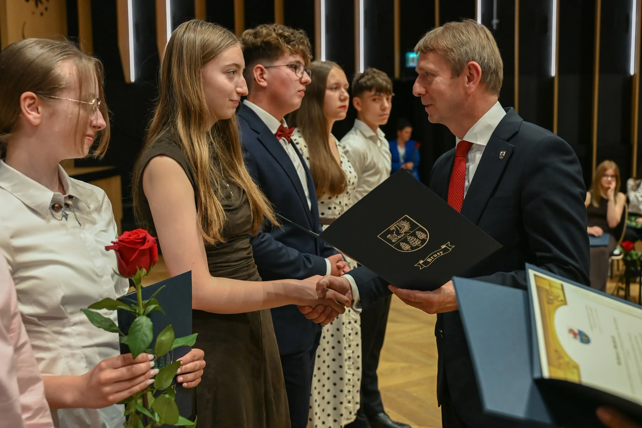 Burmistrz Brus nagrodził 34 najlepszych ósmoklasistów z gminy — zdjęcie 36